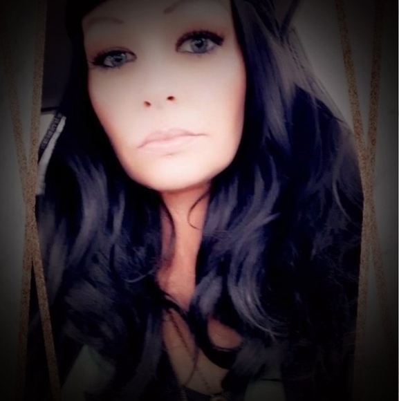 Meet your Posher, Teaira - Picture 1 of 1